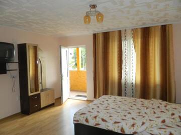 Фото номера Двухместный номер с 1 кроватью и террасой Гостевой дом Casa Manu г. Roşia Montană 5
